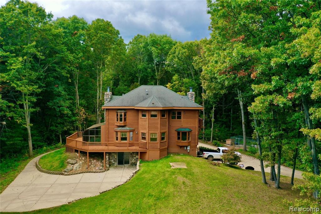 6556 Crooked Lake Road Brighton, MI 48116 - Photo 2 of 34