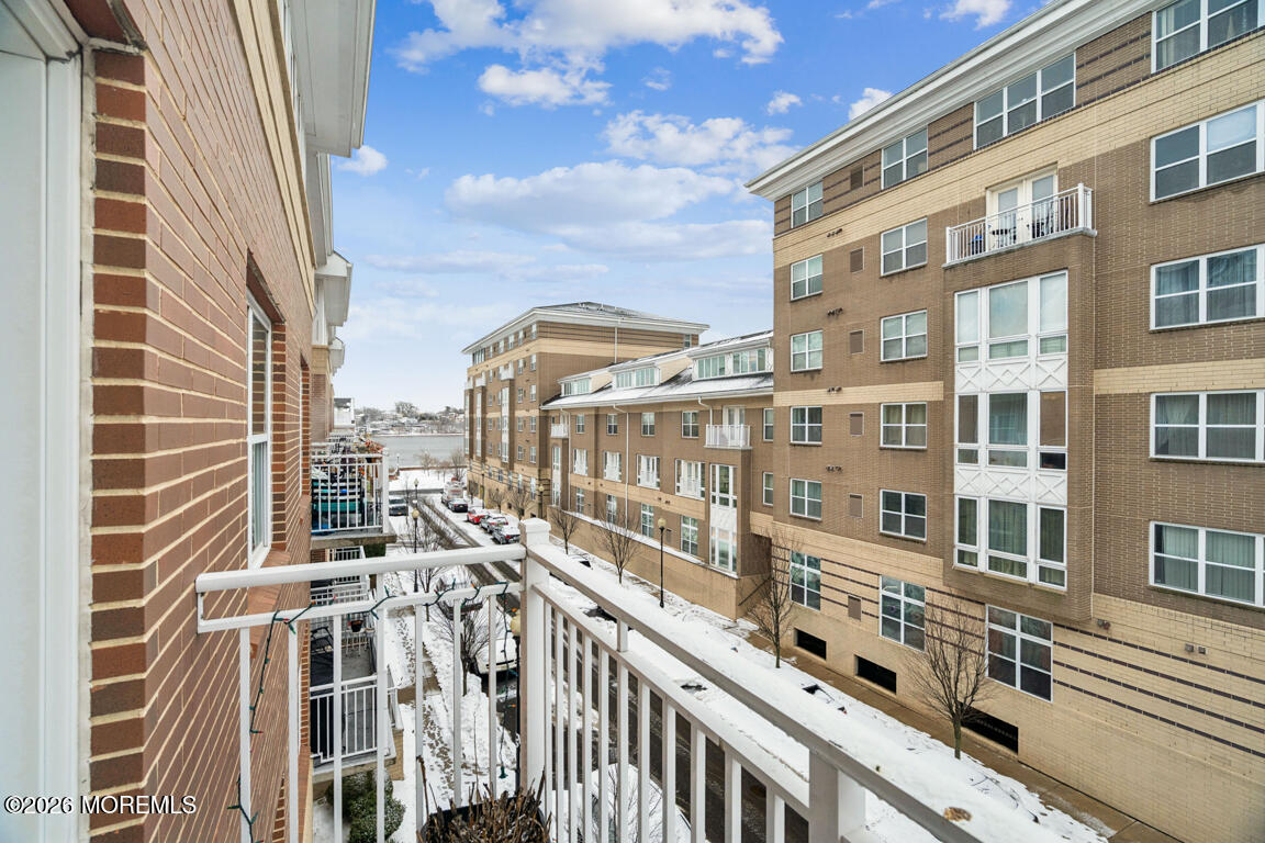 368 Rector Street, Unit 419 Perth Amboy, NJ 08861 - Photo 11 of 14 a city view with tall buildings