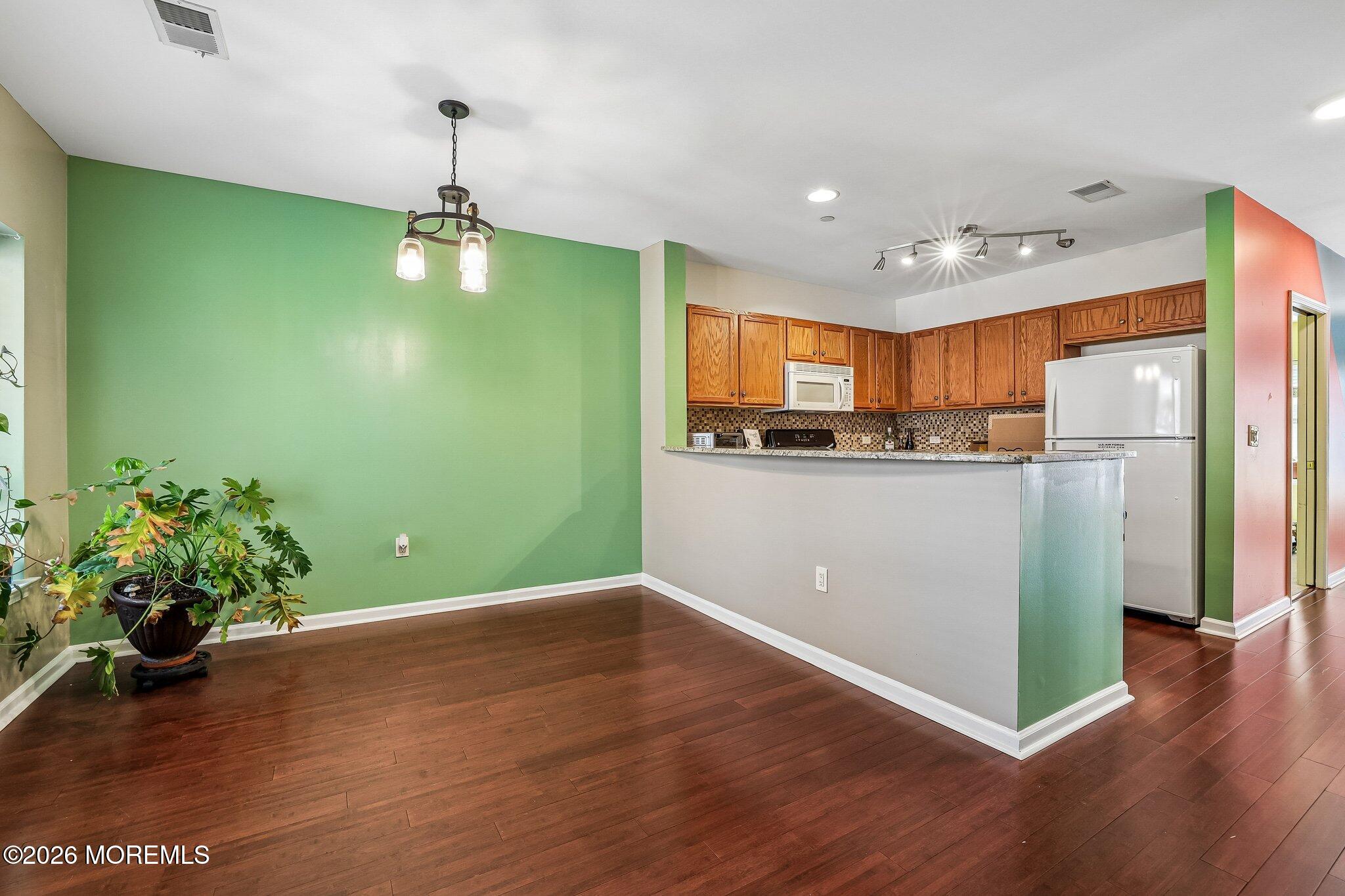 368 Rector Street, Unit 419 Perth Amboy, NJ 08861 - Photo 5 of 19 018