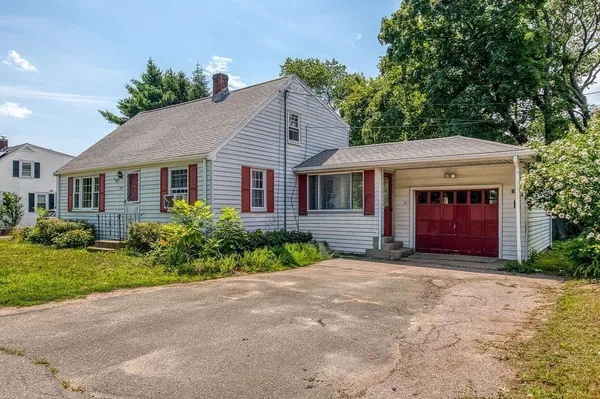 $539,000 | 734 South Street, Holbrook, MA 02343
