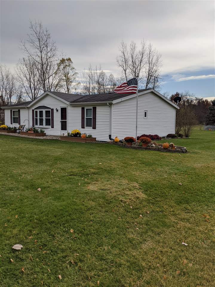 1912 East Coggins Road Pinconning, MI 48650 - Photo 1 of 28