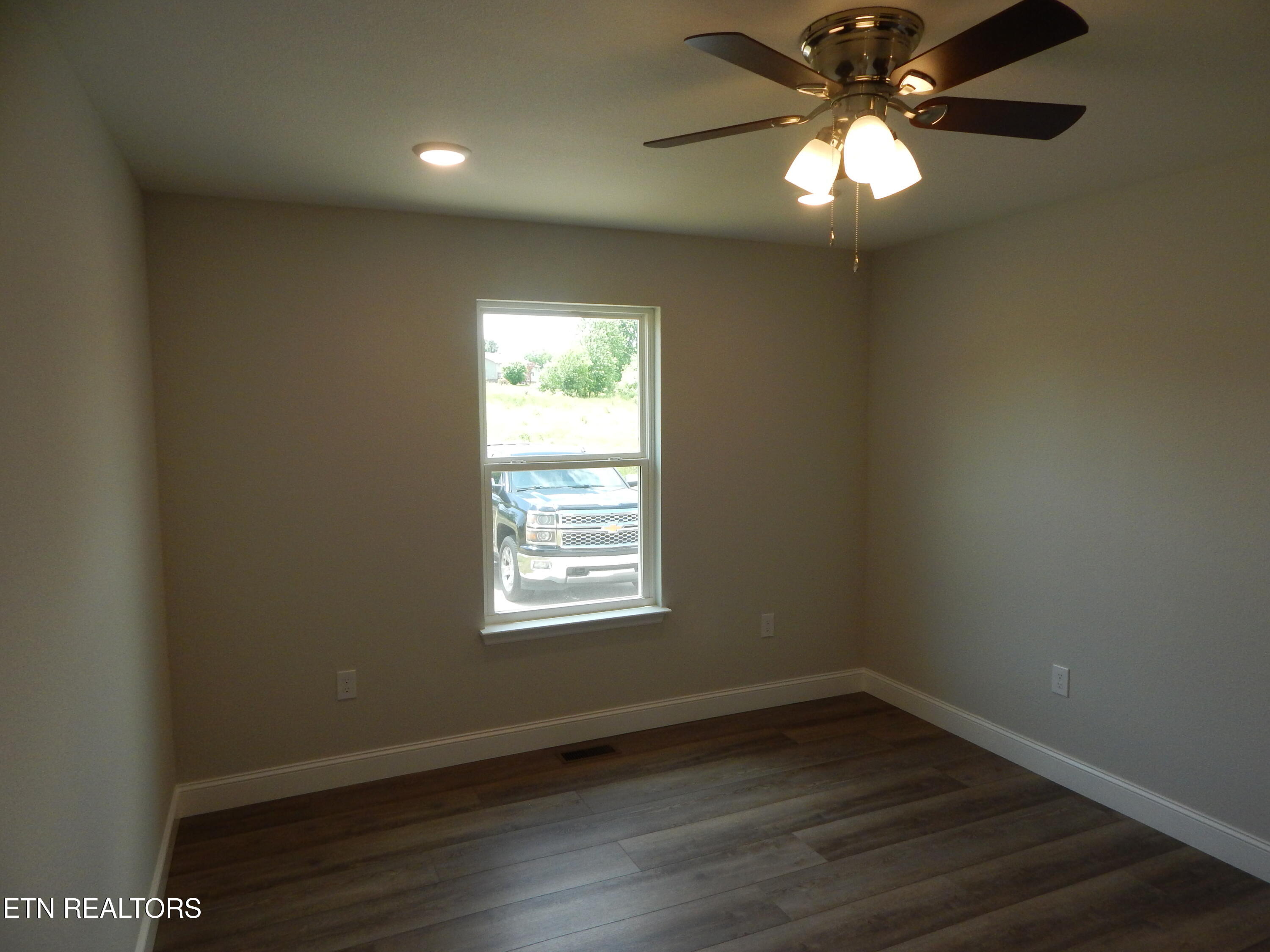 147 County Road 537 Etowah, TN 37331 - Photo 14 of 35 DSCN0428