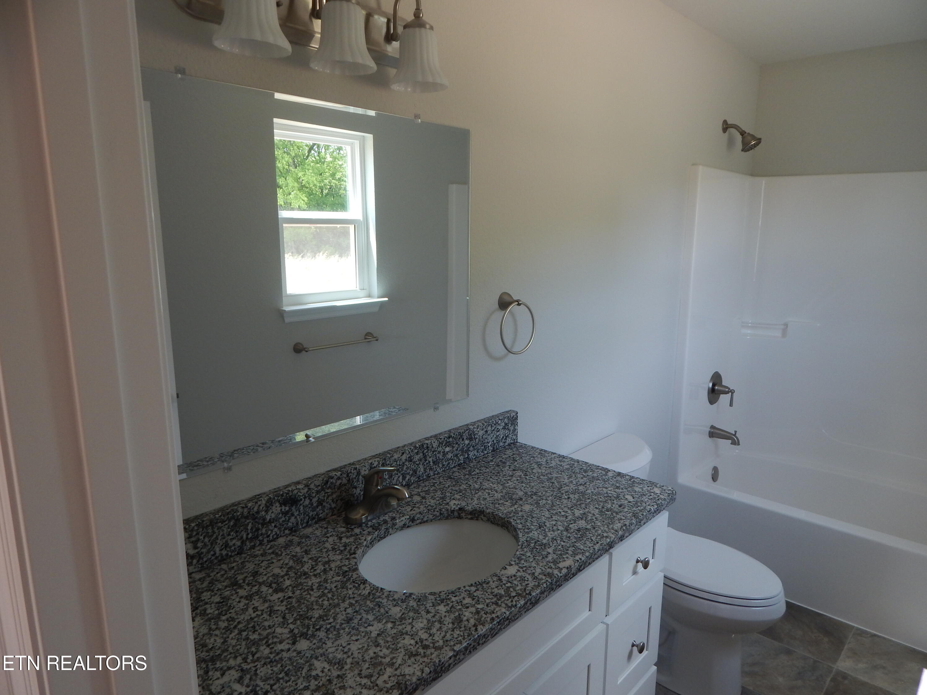 147 County Road 537 Etowah, TN 37331 - Photo 16 of 35 DSCN0430