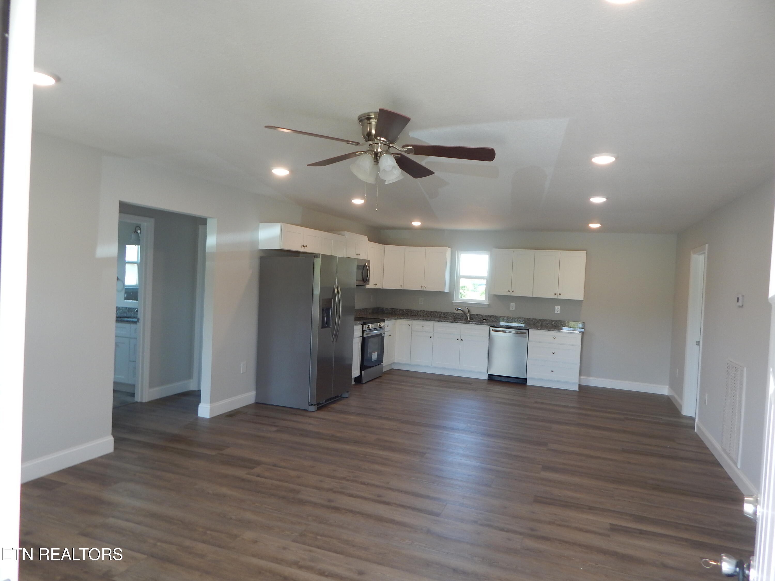 147 County Road 537 Etowah, TN 37331 - Photo 3 of 35 DSCN0423