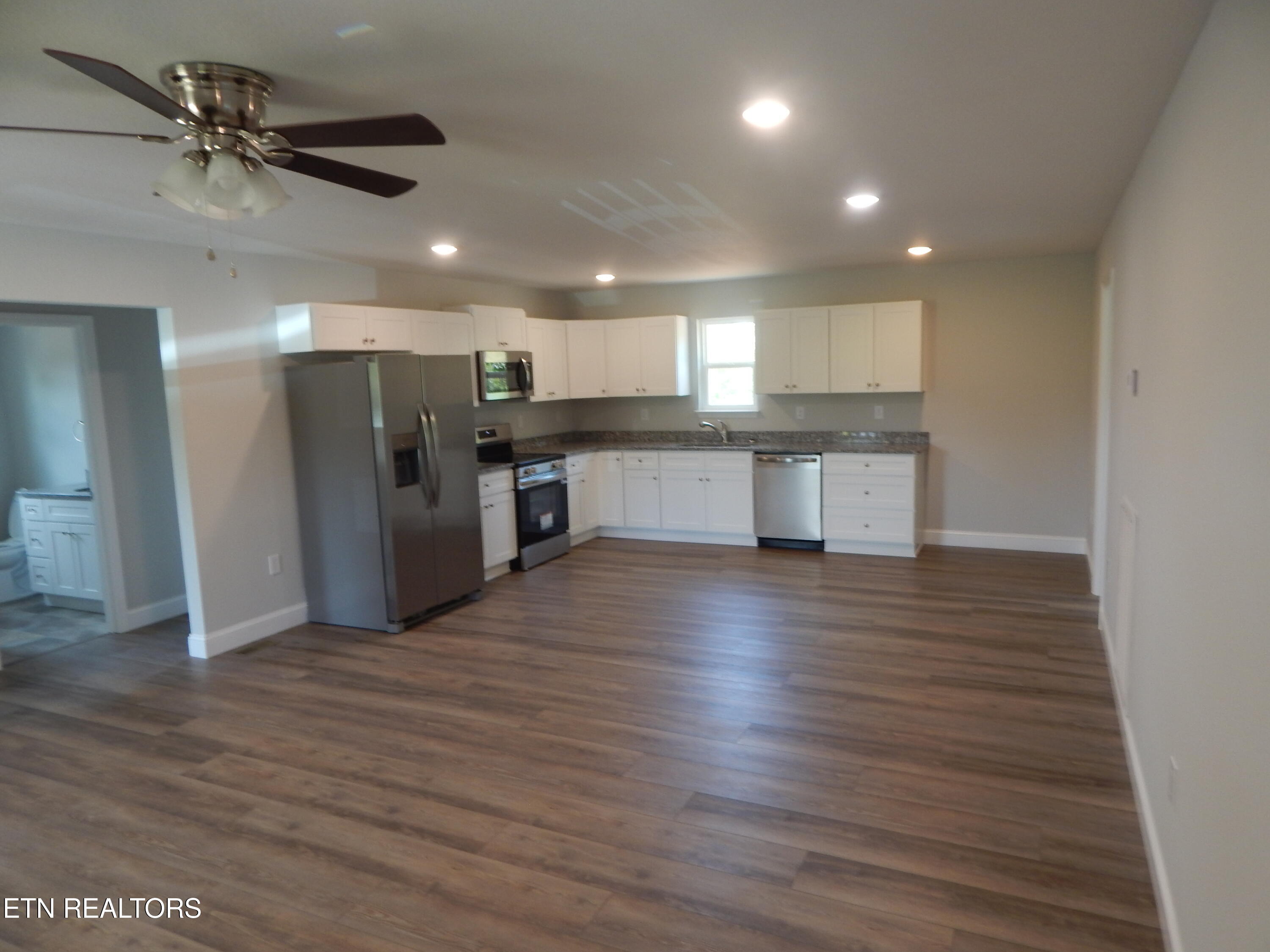 147 County Road 537 Etowah, TN 37331 - Photo 5 of 35 DSCN0425