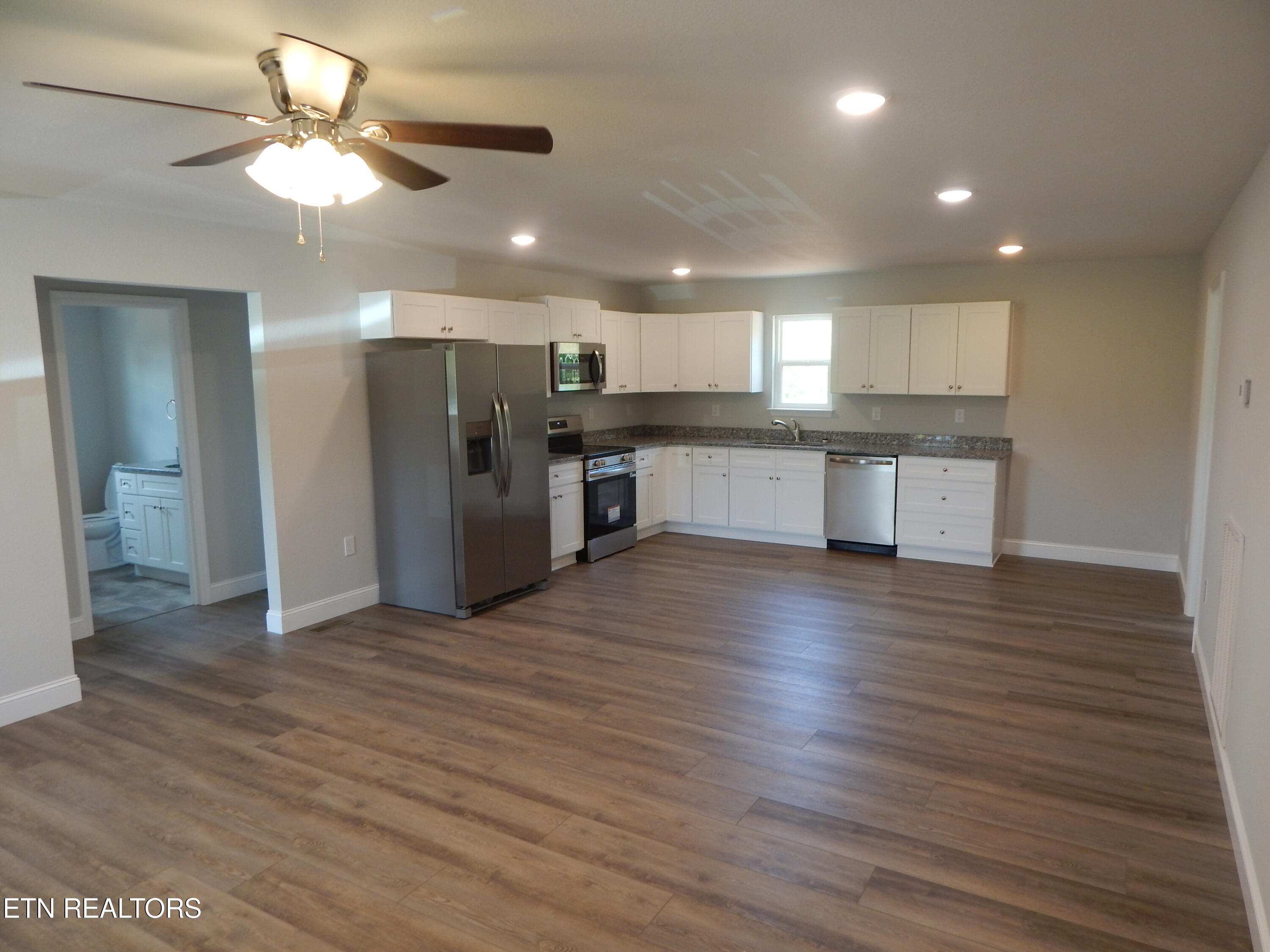 147 County Road 537 Etowah, TN 37331 - Photo 6 of 35 DSCN0426