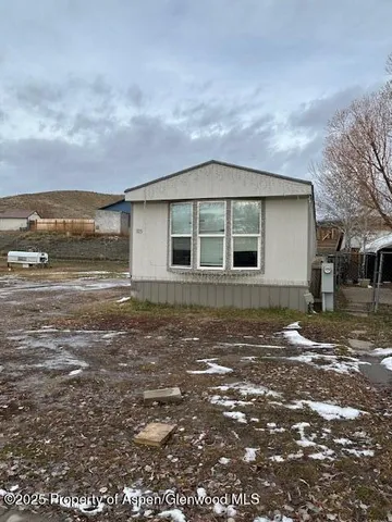 $1,300 | 1105 Aspen Avenue, Craig, CO 81625