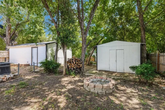 a view of backyard of house