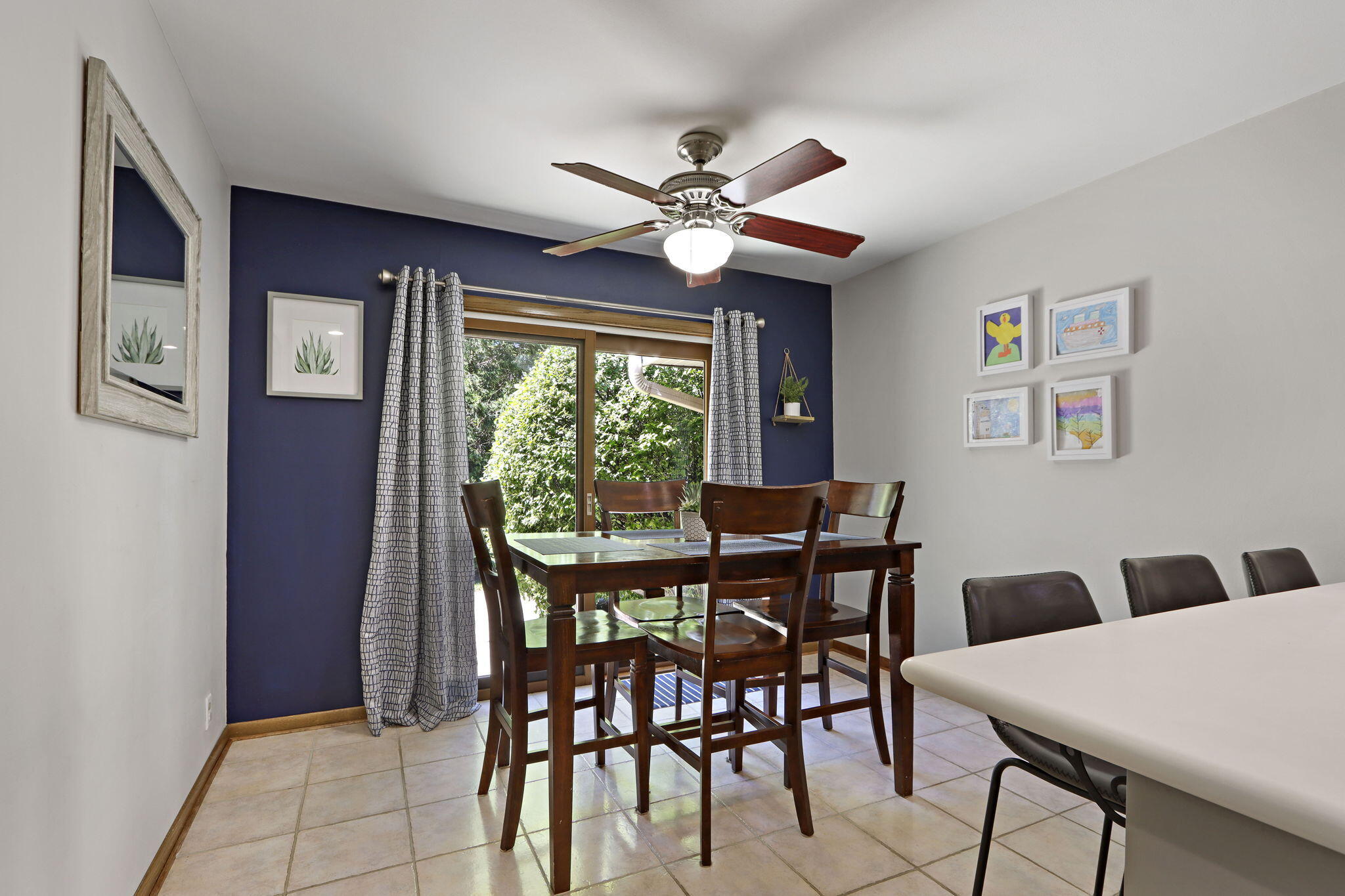 3625 South Brentwood Road New Berlin, WI 53151 - Photo 8 of 32 Dining / Eat-in Kitchen