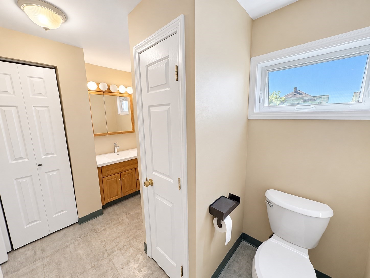 456 Coggeshall Street, Unit 2 Fall River, MA 02721 - Photo 13 of 17 Gallery Image 13