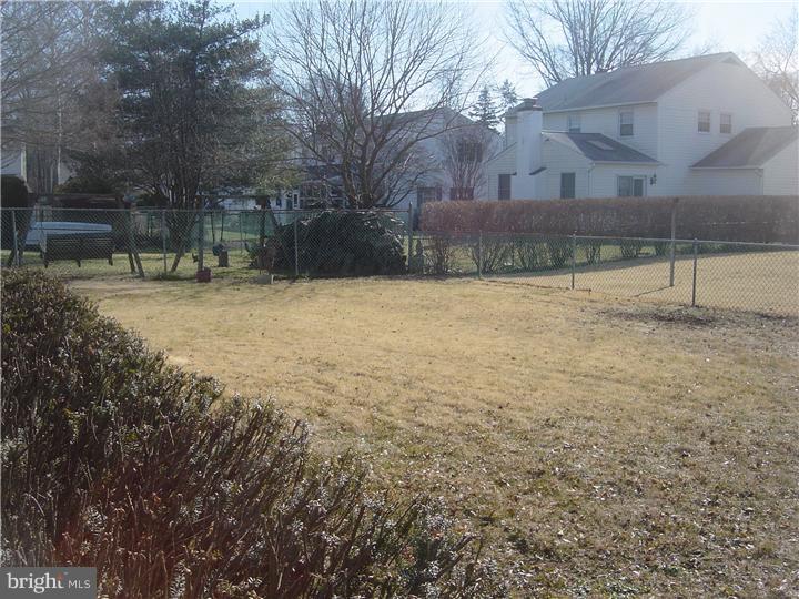 712 Timber Trail Lane Springfield, PA 19064 - Photo 17 of 17 Exterior Back