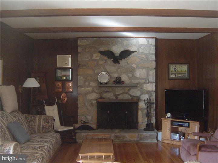 712 Timber Trail Lane Springfield, PA 19064 - Photo 5 of 17 Family Room