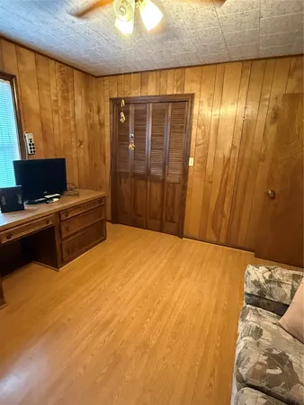 a view of livingroom with furniture
