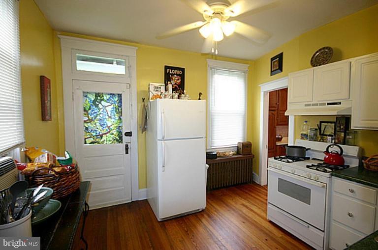 5604 Pilgrim Road Baltimore, MD 21214 - Photo 14 of 20 Kitchen