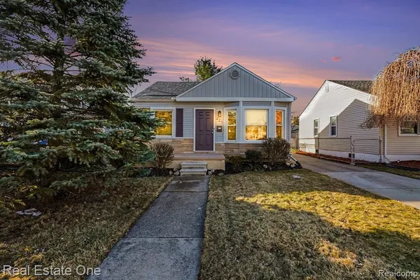 $1,525 | 421 West Kalama Avenue, Madison Heights, MI 48071