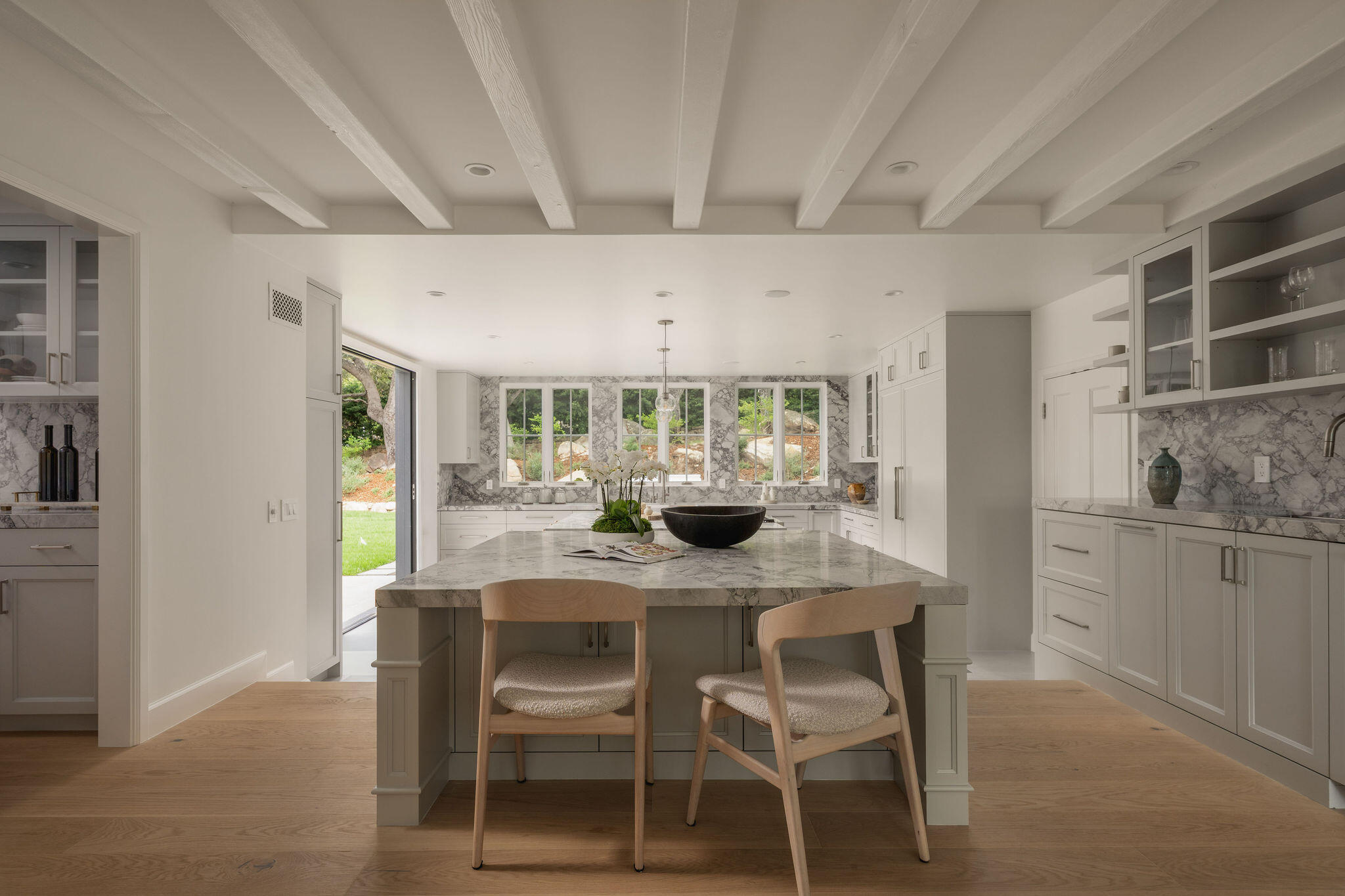 850 Rockbridge Road Montecito, CA 93108 - Photo 6 of 29 Expansive Kitchen