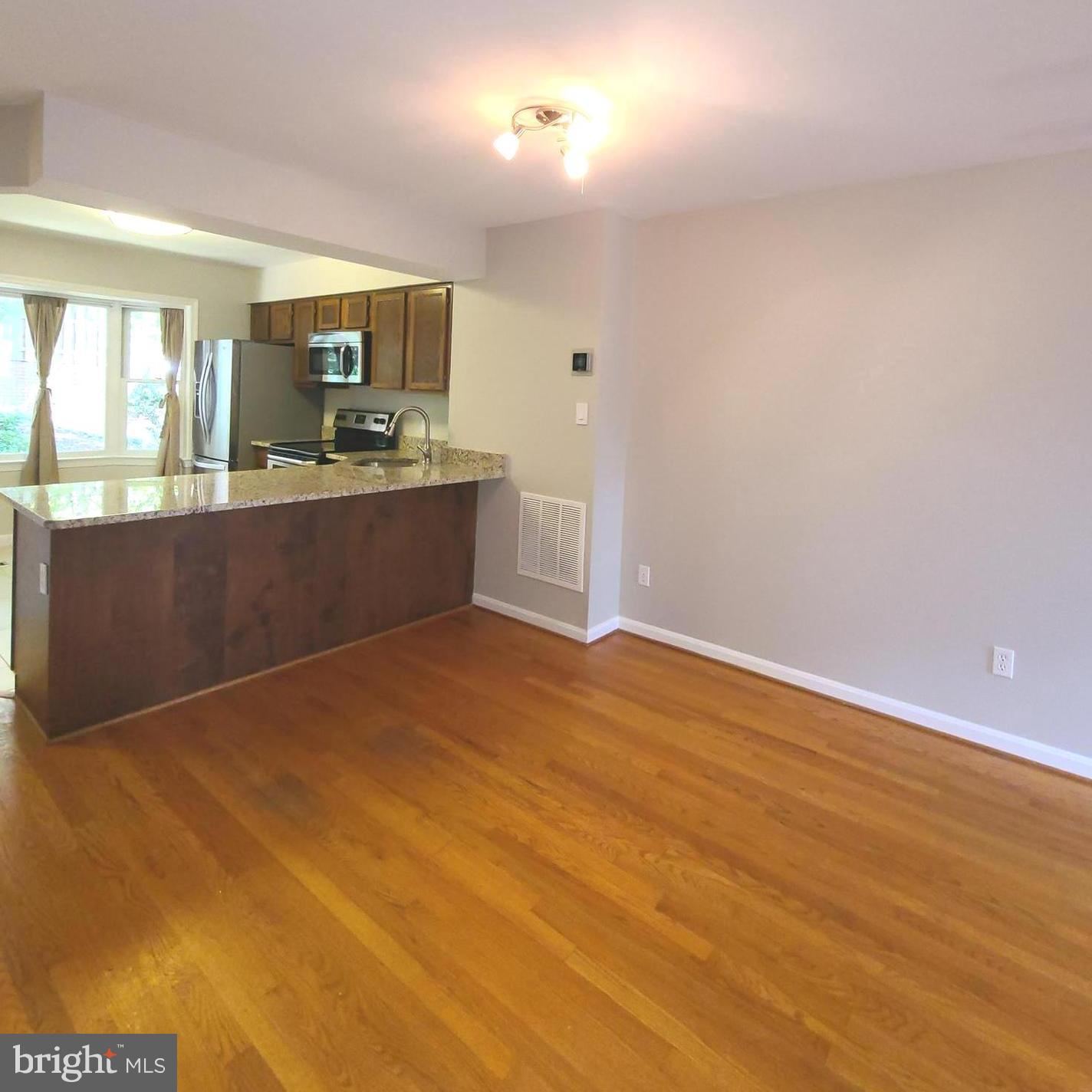 2037 South Glebe Road Arlington, VA 22206 - Photo 9 of 30