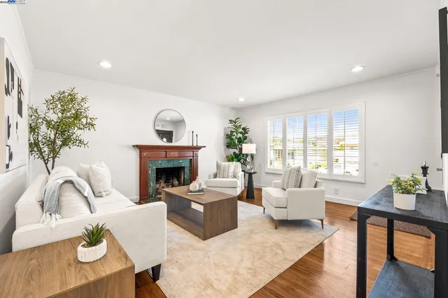 $999,000 | 332 Heather Way, South San Francisco, CA 94080