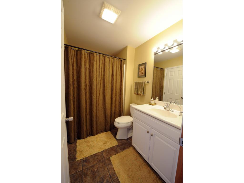 589 Harbor Point Road Butler, TN 37640 - Photo 13 of 22 BATHROOM