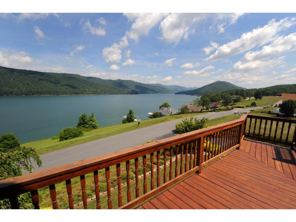 589 Harbor Point Road Butler, TN 37640 - Photo 17 of 22 DECK LAKE AND MOUNTAIN VIEWS