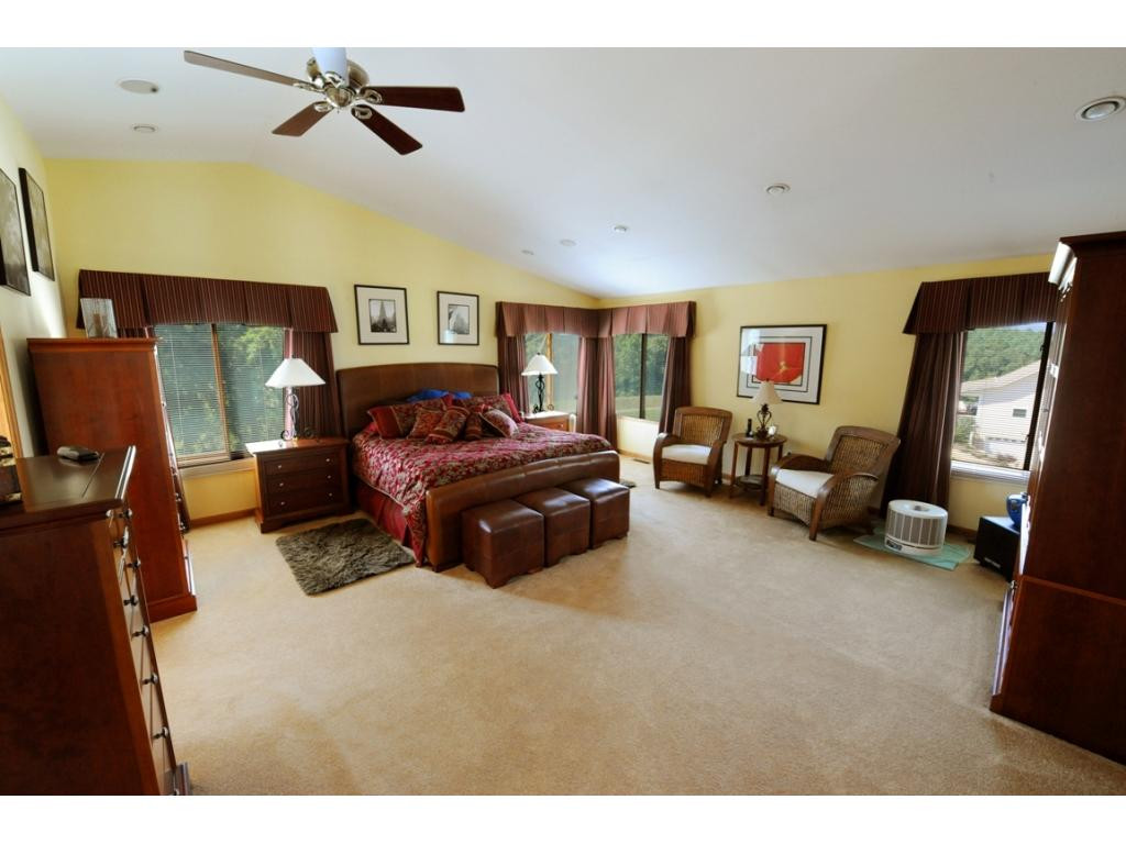 589 Harbor Point Road Butler, TN 37640 - Photo 8 of 22 LARGE MASTER BEDROOM SUITE