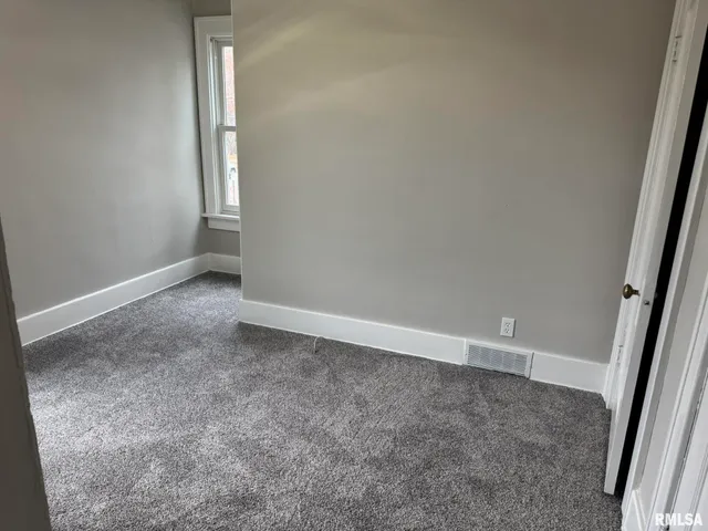 $1,350 | 3122 West Locust Street, Davenport, IA 52804