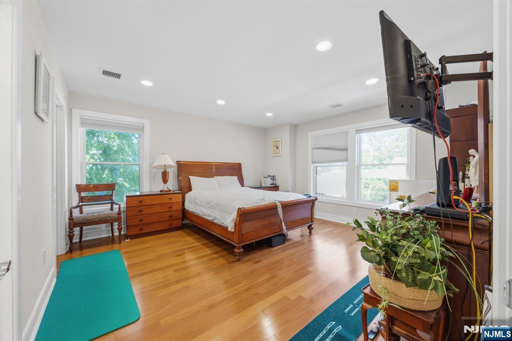 40 Frederick Street, Unit B Little Ferry, NJ 07643 - Photo 9 of 23
