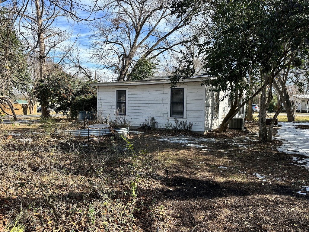 200 South Cedar Street Buda, TX 78610 - Photo 12 of 21