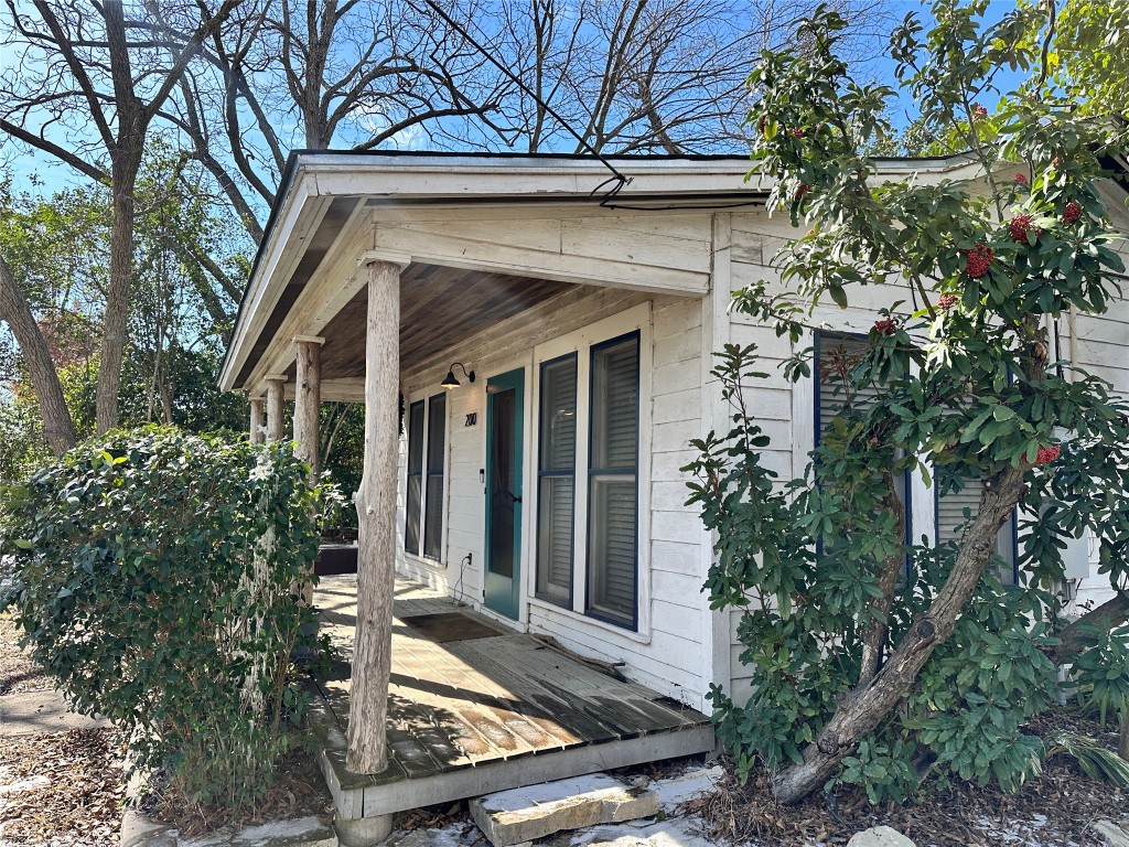 200 South Cedar Street Buda, TX 78610 - Photo 17 of 21 Covered front porch