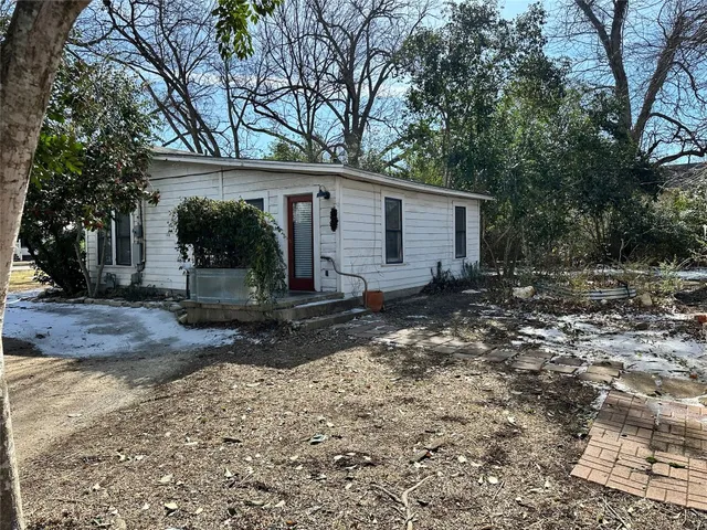 $1,500 | 200 South Cedar Street, Buda, TX 78610