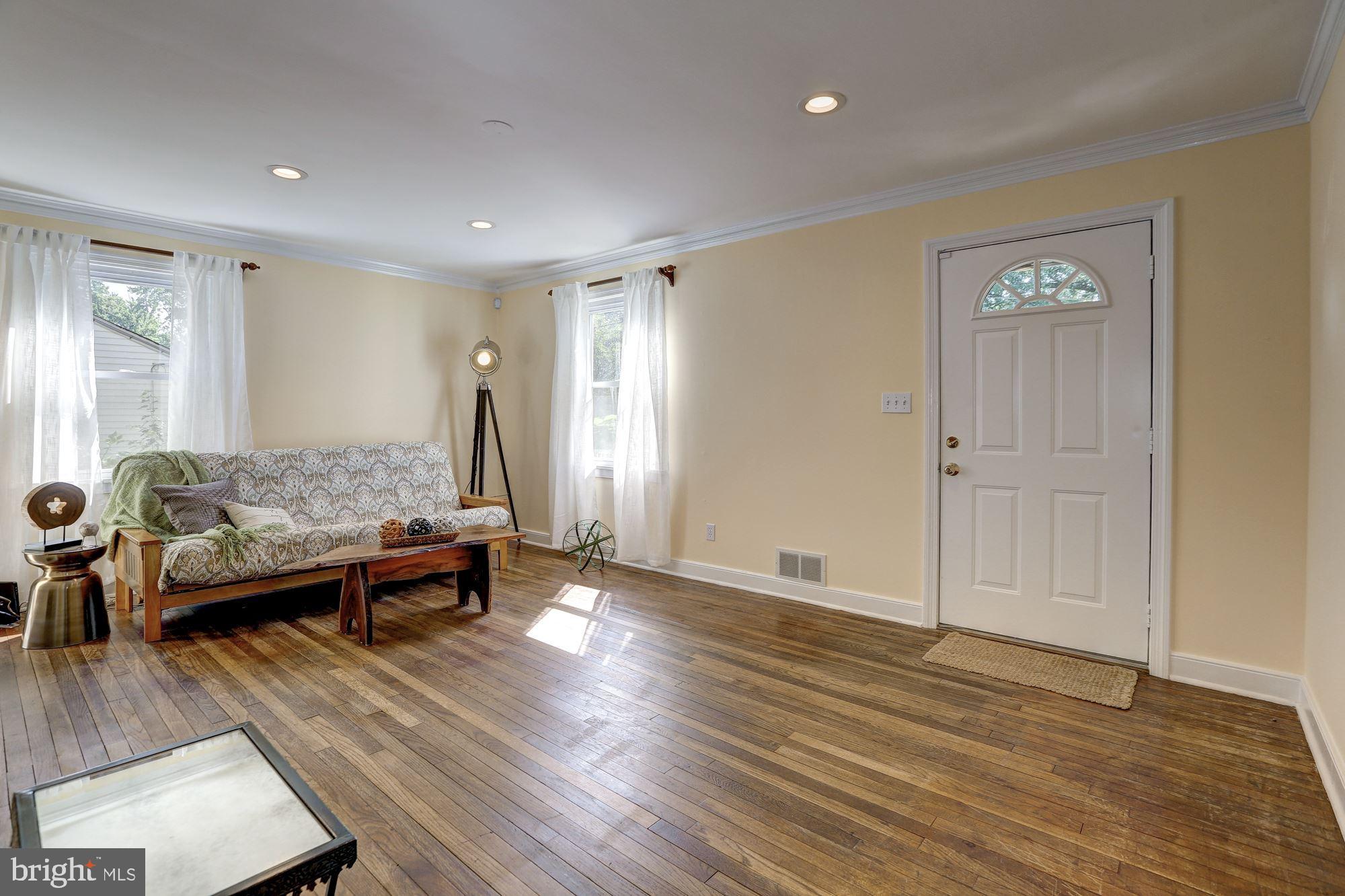 2519 Mason Street Silver Spring, MD 20902 - Photo 2 of 46 Open Living Room