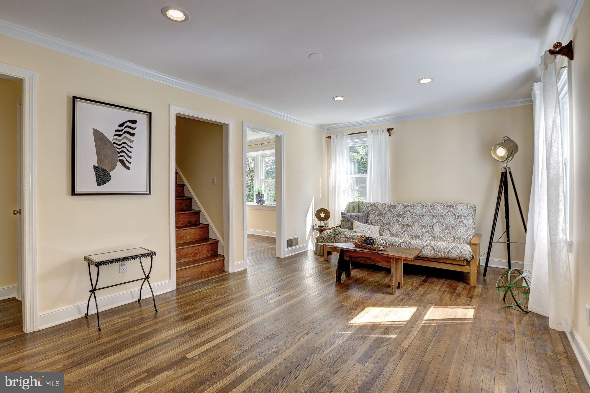 2519 Mason Street Silver Spring, MD 20902 - Photo 3 of 46 Living Room