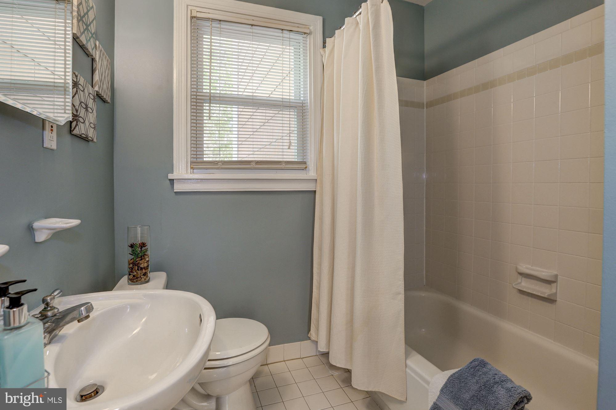 2519 Mason Street Silver Spring, MD 20902 - Photo 9 of 46 Full Bathroom #1