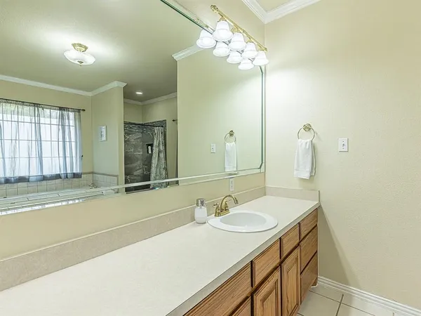 $4,995 | 1606 South Hyde Park Avenue, Denison, TX 75020