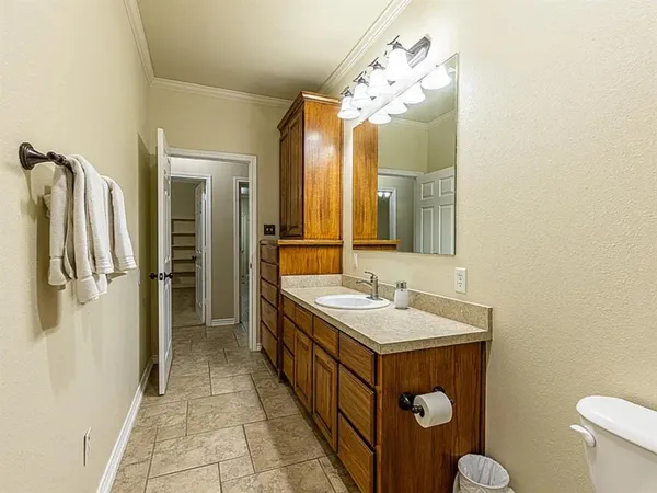 $5,485 | 1606 South Hyde Park Avenue, Denison, TX 75020