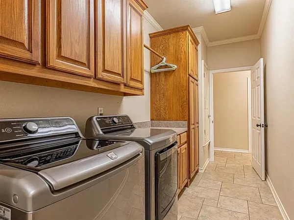 $5,485 | 1606 South Hyde Park Avenue, Denison, TX 75020