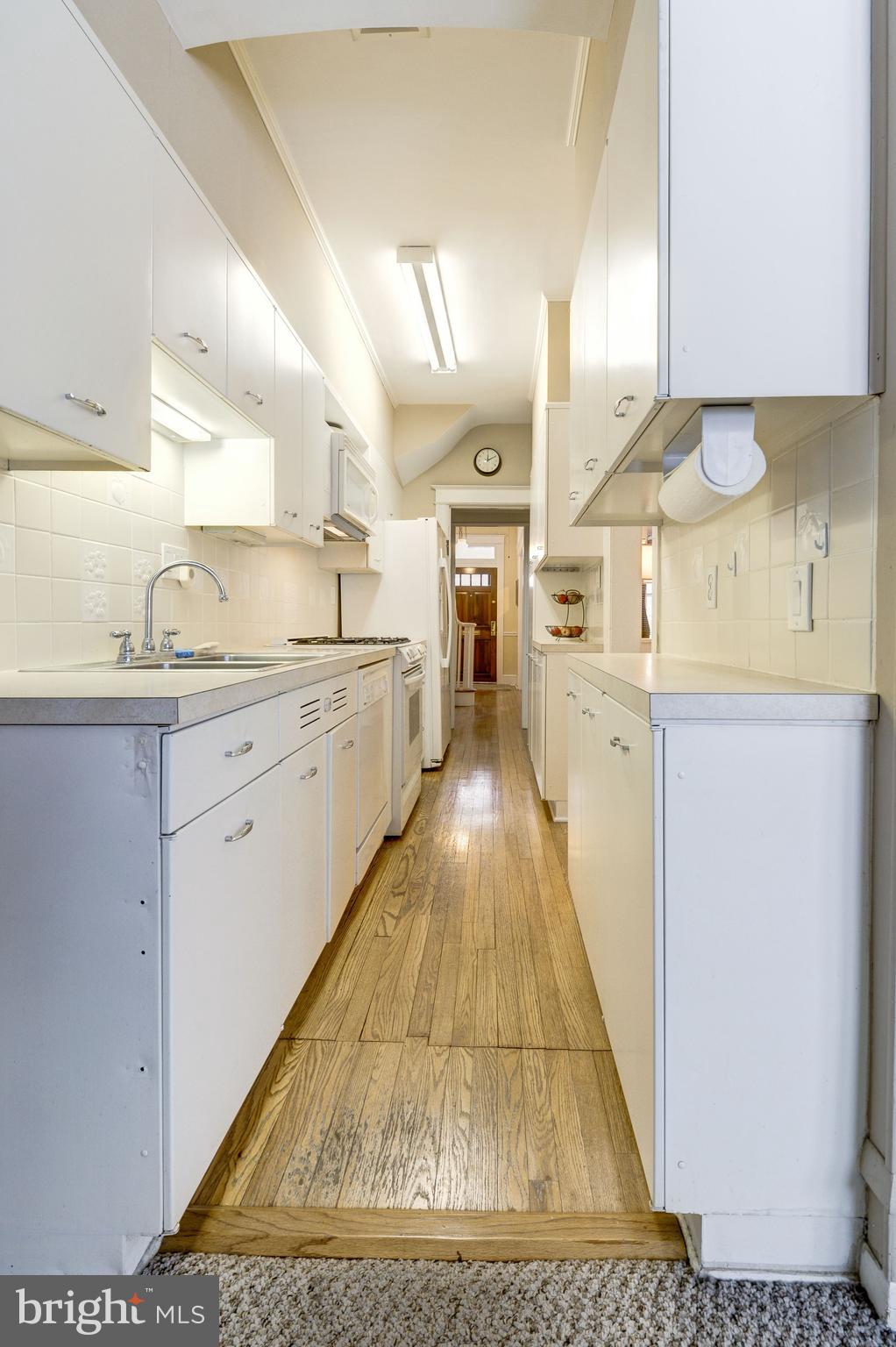 2204 Tunlaw Road Northwest Washington, DC 20007 - Photo 14 of 38 Kitchen