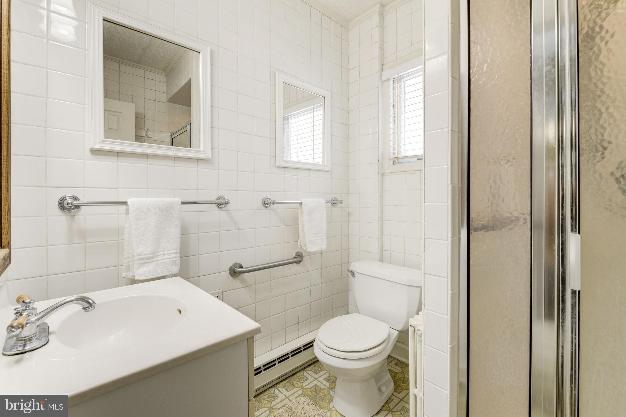 2204 Tunlaw Road Northwest Washington, DC 20007 - Photo 21 of 38 Main Level Bath