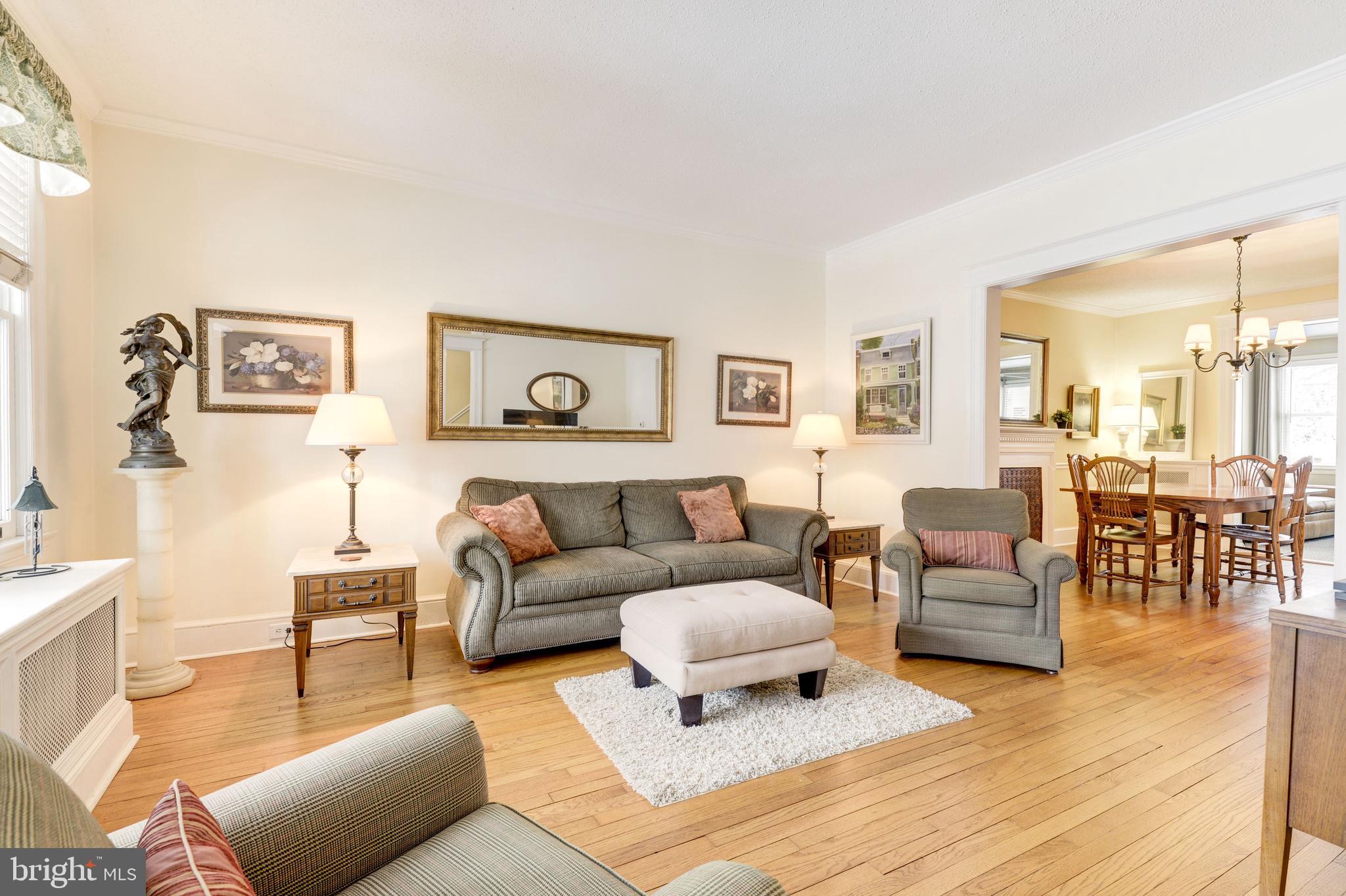 2204 Tunlaw Road Northwest Washington, DC 20007 - Photo 7 of 38 Living Room