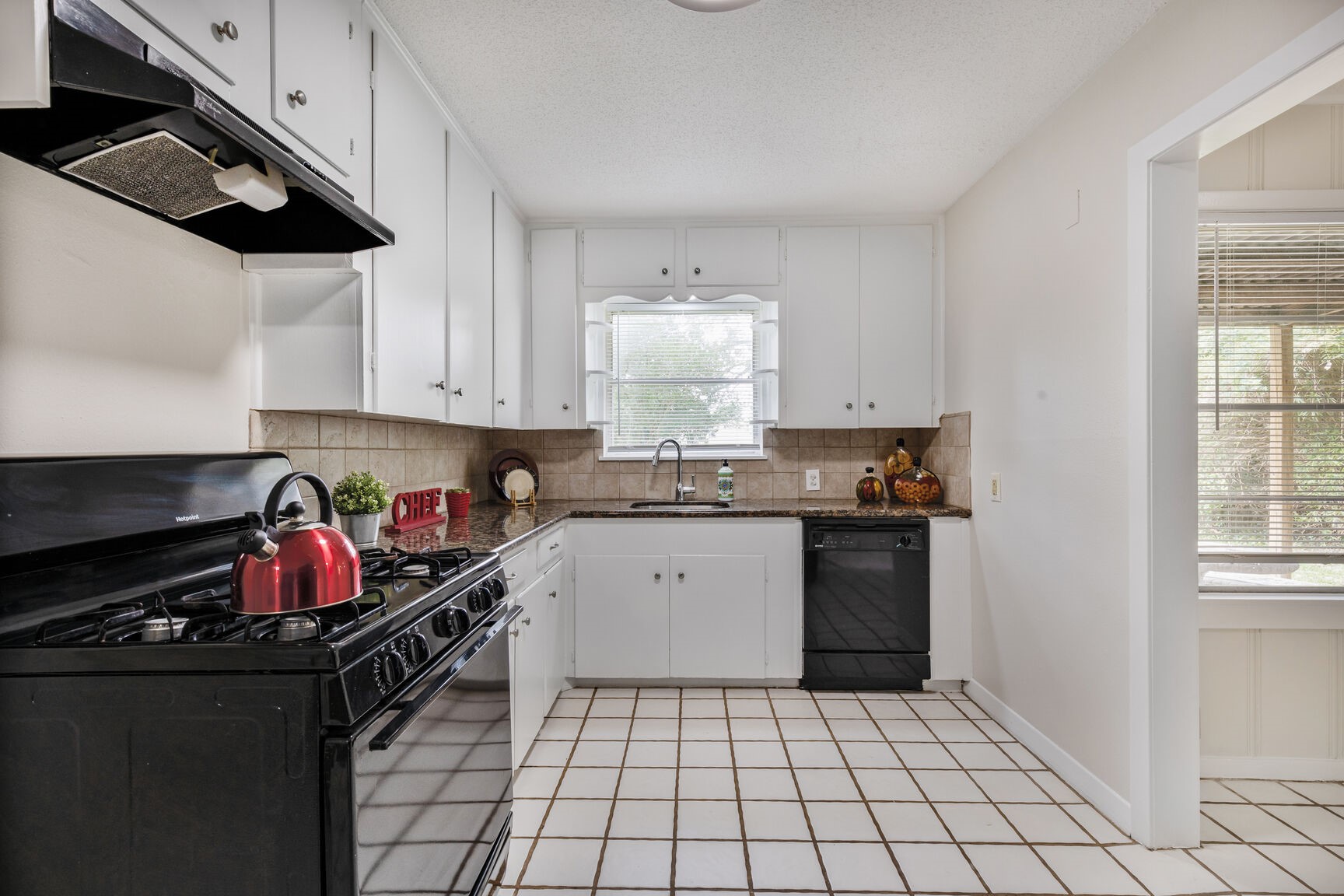 9629 Panola Way Houston, TX 77055 - Photo 8 of 15