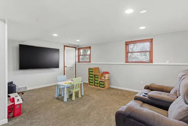 $549,000 | 329 Tanoak Lane, Naperville, IL 60540