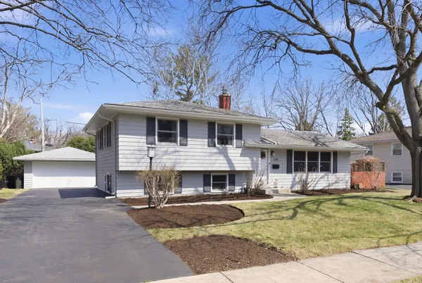 $549,000 | 329 Tanoak Lane, Naperville, IL 60540