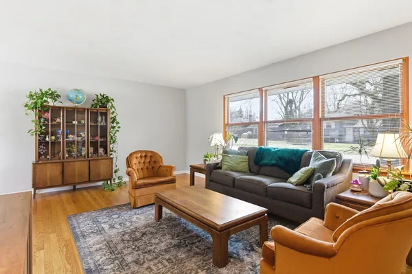 $549,000 | 329 Tanoak Lane, Naperville, IL 60540