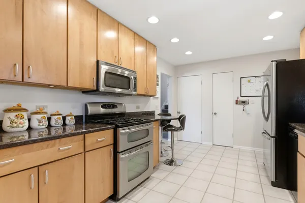 $549,000 | 329 Tanoak Lane, Naperville, IL 60540