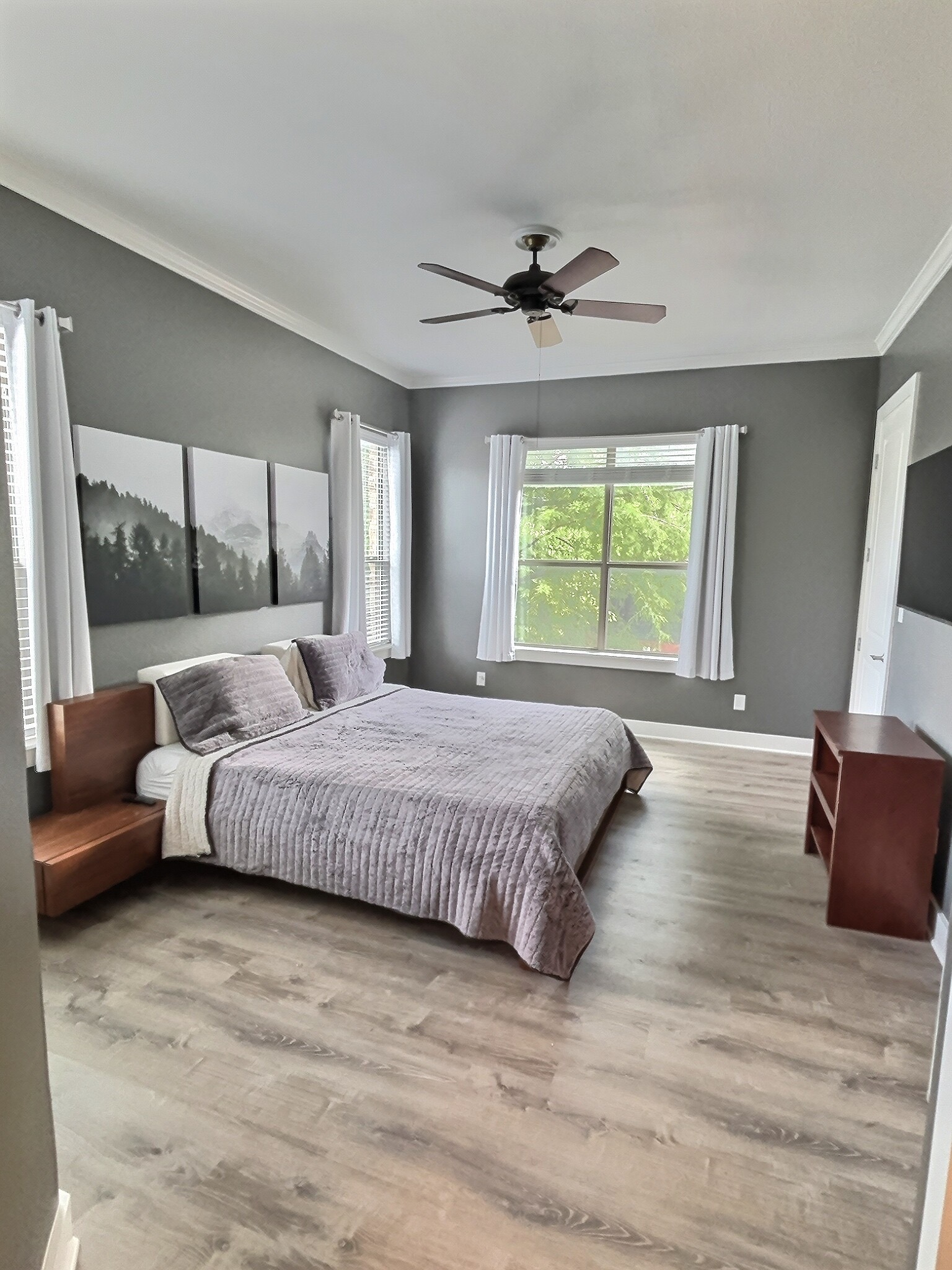 2216 Thornton Road, Unit 421 Austin, TX 78704 - Photo 20 of 31 With furniture: This is an extra large bedroom that easily accommodates a king size bed (which is there now).