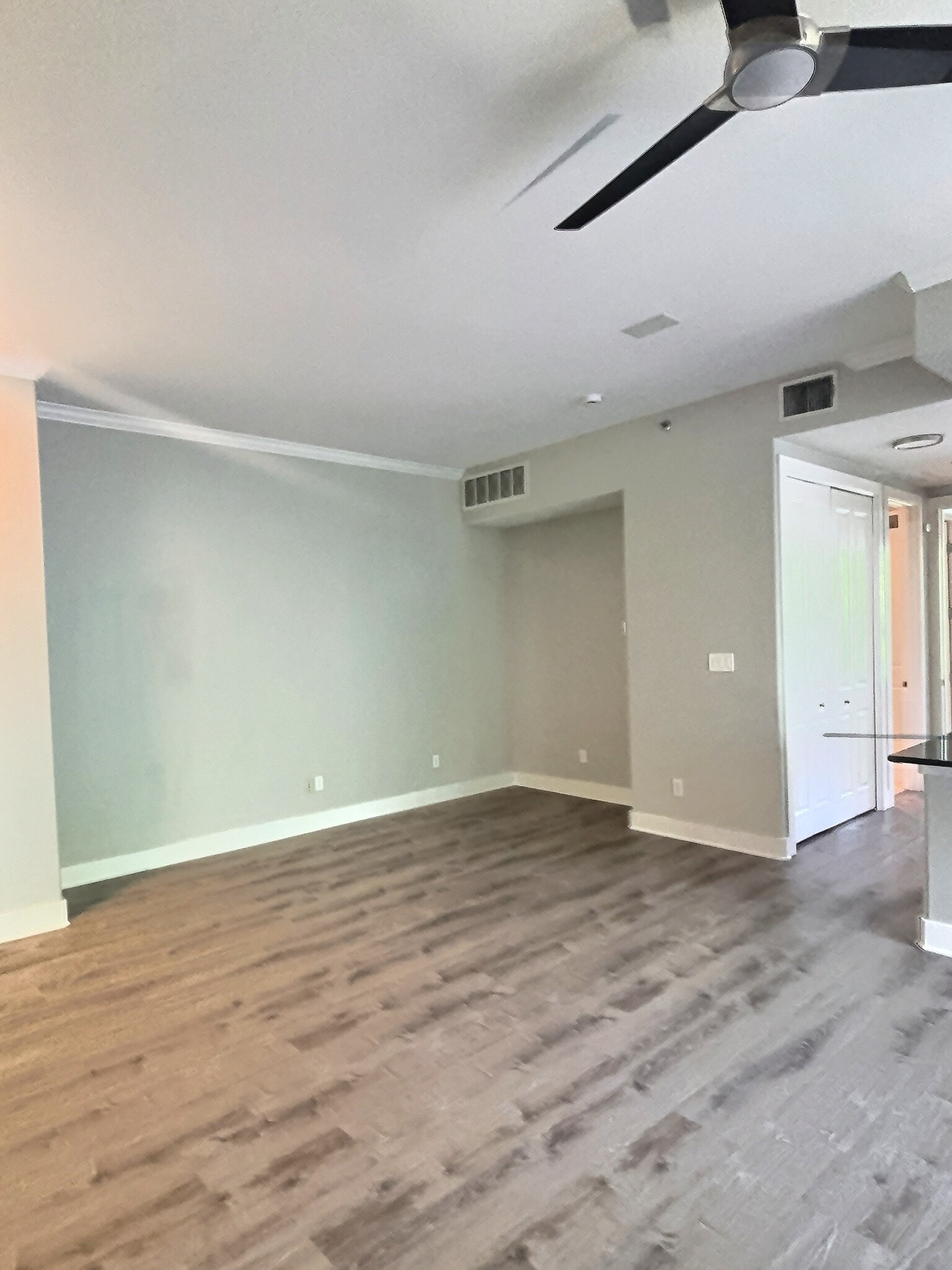 2216 Thornton Road, Unit 421 Austin, TX 78704 - Photo 5 of 31 Extra large dining area with alcove