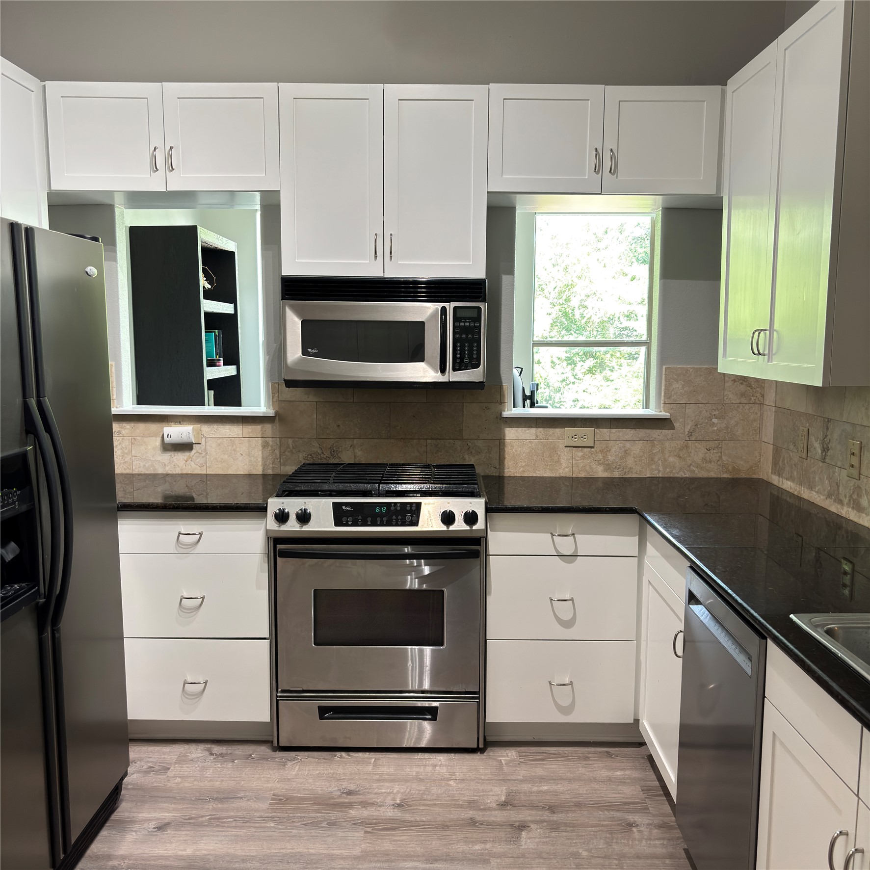2216 Thornton Road, Unit 421 Austin, TX 78704 - Photo 9 of 31