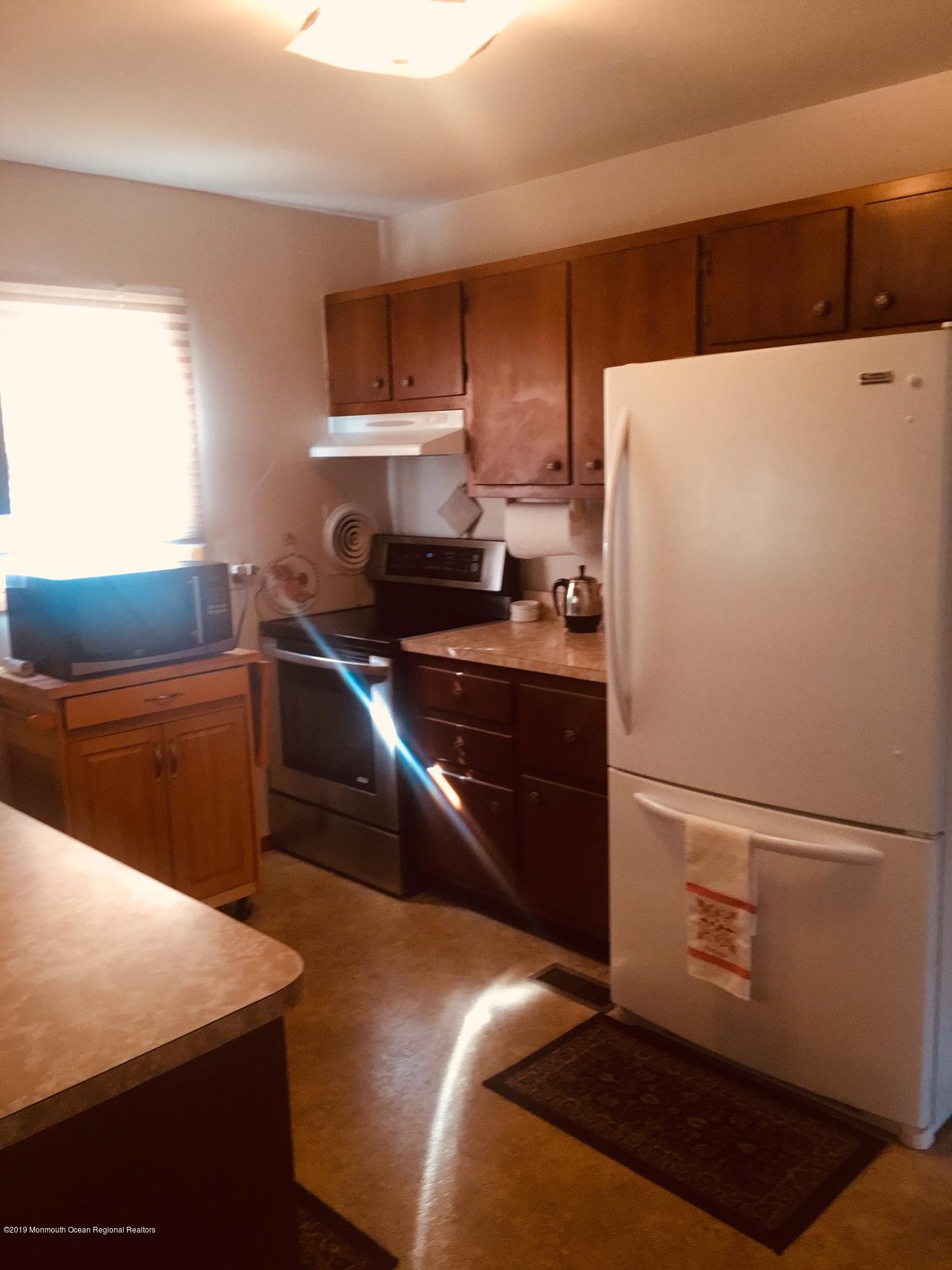 7 Riccis Drive Jackson, NJ 08527 - Photo 11 of 22 Kitchen