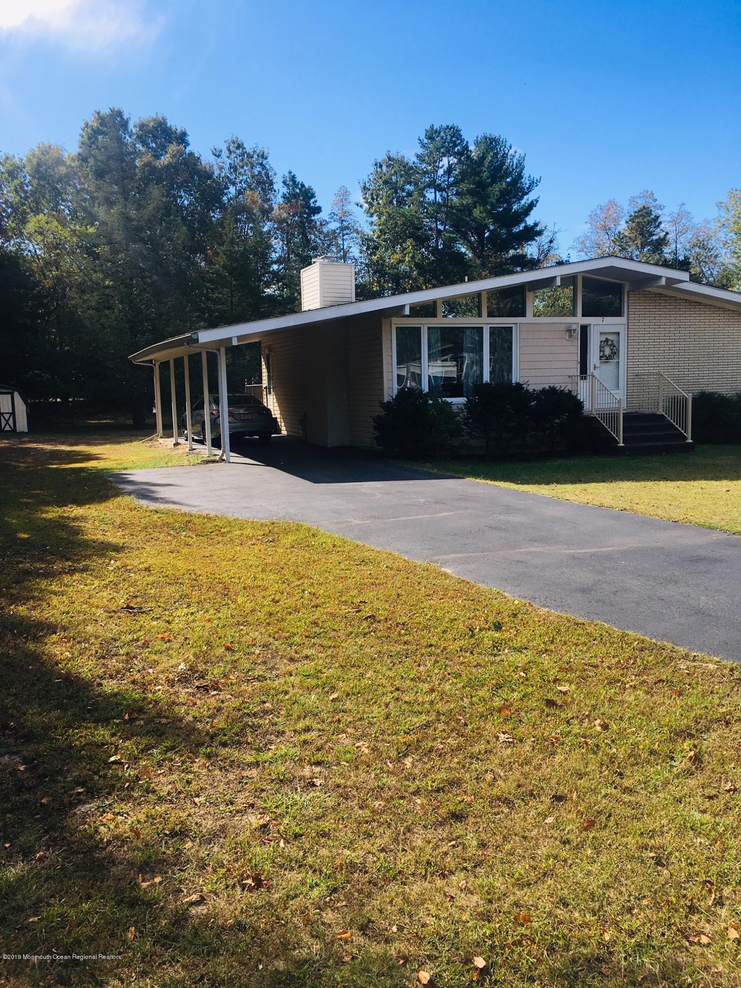 7 Riccis Drive Jackson, NJ 08527 - Photo 18 of 22 Front & driveway