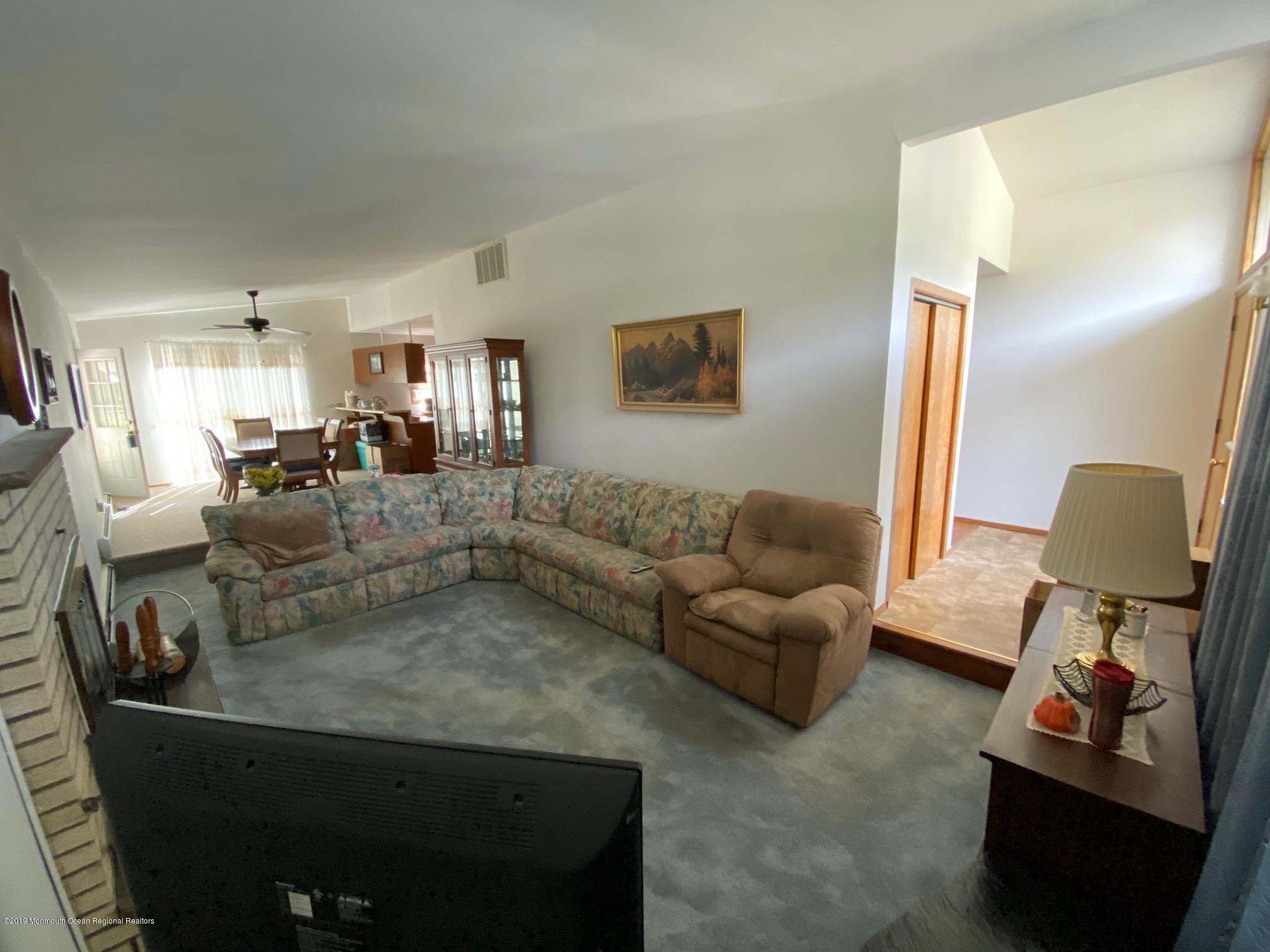7 Riccis Drive Jackson, NJ 08527 - Photo 4 of 22 Living room